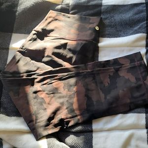 Neber worn Lululemon wunder under camp leggings